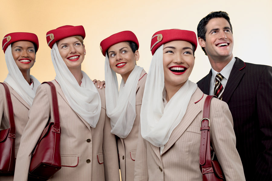 экипаж самолета в форме Emirates Airlines - стюардесы и пилоты набор 2019