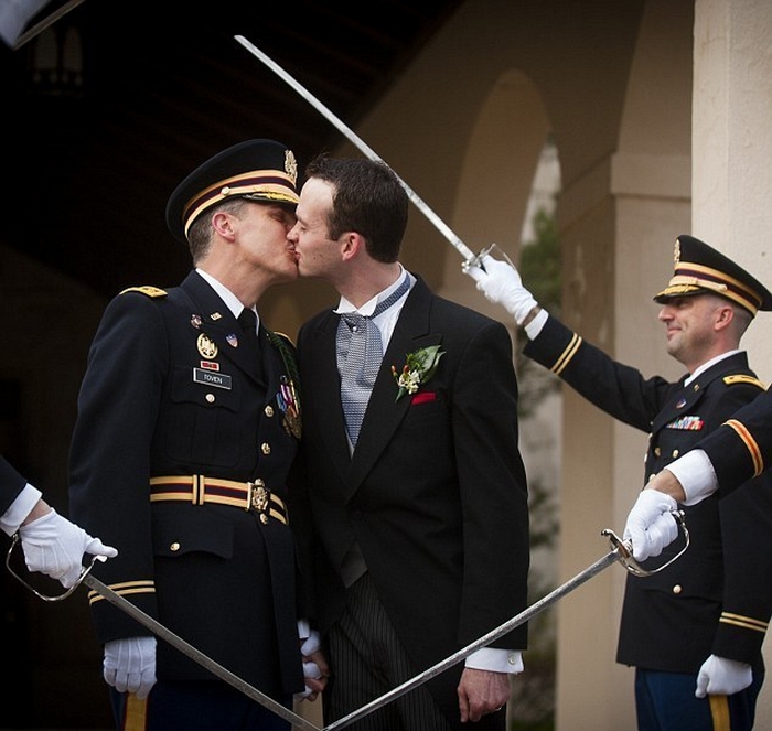 гейская свадьба в США - гомосеки женятся - легализация однополых браков в Америки - права геев и ЛГБТ